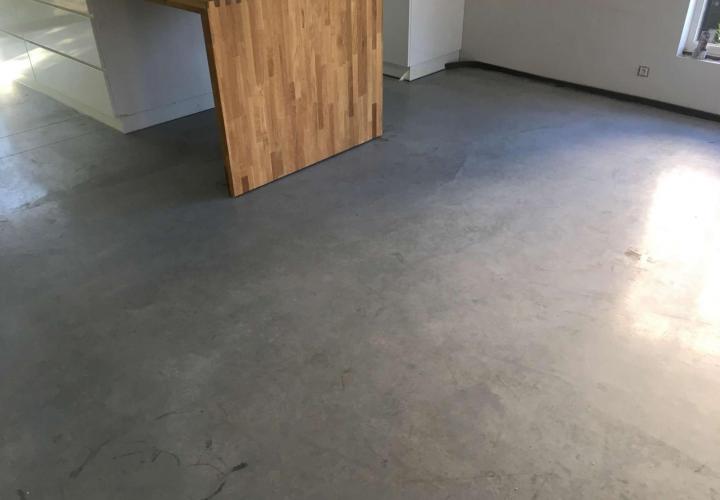 Vloerconcept - gepolierde betonvloer - Kleur : naturel
